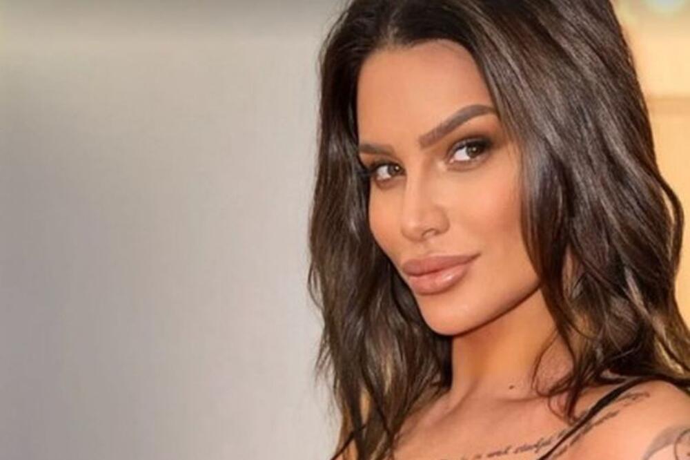 MAMA NE ŽALI PARE ZA SVOJE PRVENČE: Kad vidite koliko NOVCA je Aleks dala na bebinu GARDEROBU pašćete sa STOLICE