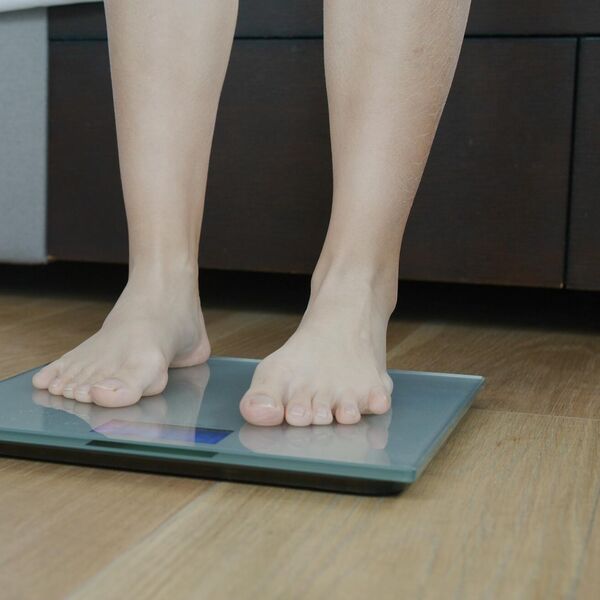 Srbi se sve vreme pogrešno mere: Ovo su greške koje svi pravite kada stanete na vagu - dodajete kilograme