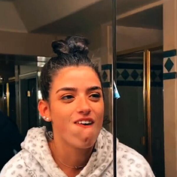 PROTRLJALA JE ZLATAN PRSTEN PO ČELU I SAZNALA NEVEROVATNU ISTINU O SEBI: Doktorka SAVETUJE i druge da URADE ISTO