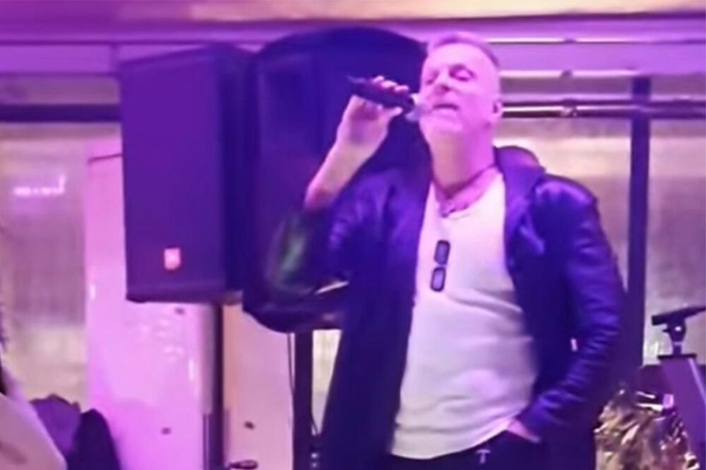 PRVI NASTUP ĐORĐA DAVIDA NAKON SAOBRAĆAJKE U KOJOJ JE STRADALA ŽENA: Roker i dalje NE MOŽE u Srbiju