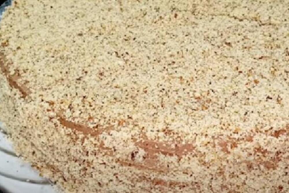 BUGARKE OTKRILE KAKO PRAVE NAJUKUSNIJU POSLASTICU: Torta "Crni princ" - kremast fil sa čokoladom i orasima