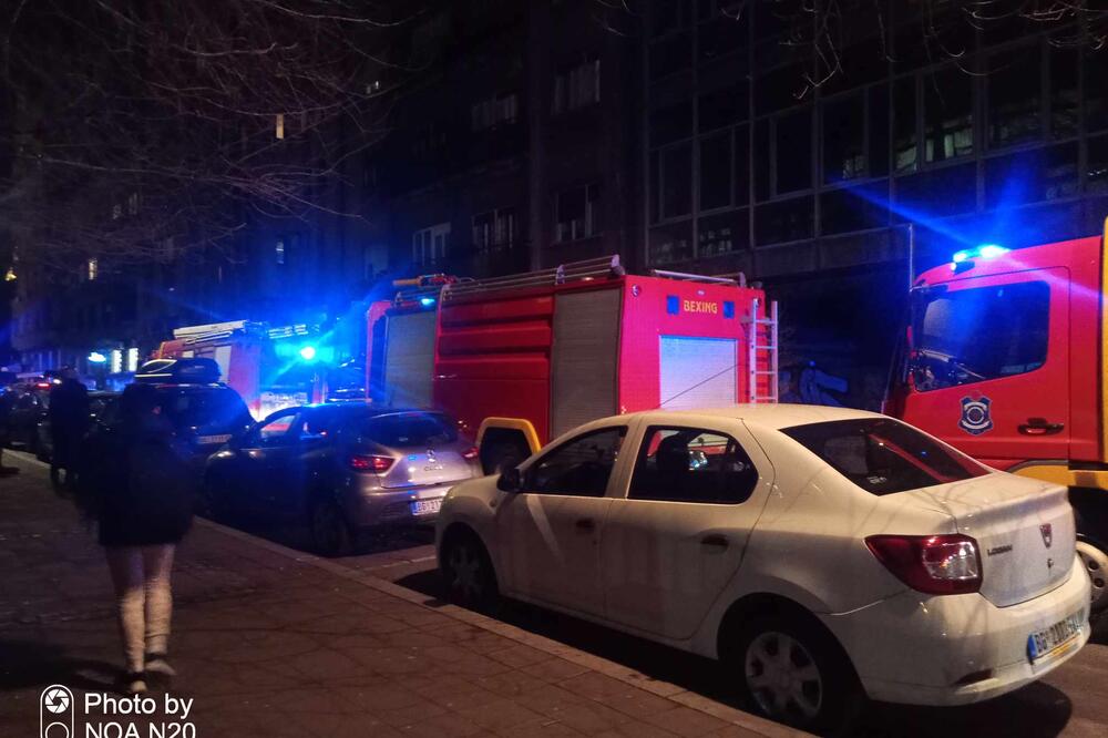 KRAJ DRAME U KOSOVSKOJ ULICI: Vatrogasci lokalizovali požar u zgradi "Borbe"