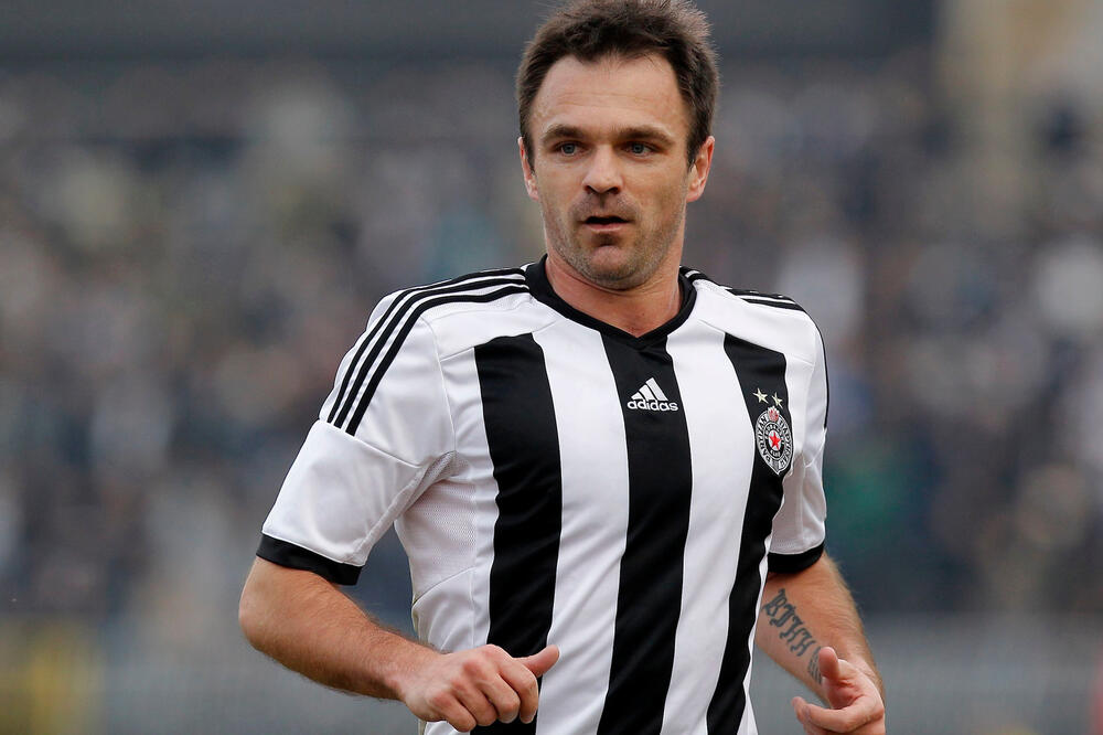 DRINČIĆEVO BOMBASTIČNO POJAČANJE ZA ZEMUN: Srušio Zvezdu u derbiju, a sada napada titulu u trećoj ligi (VIDEO)