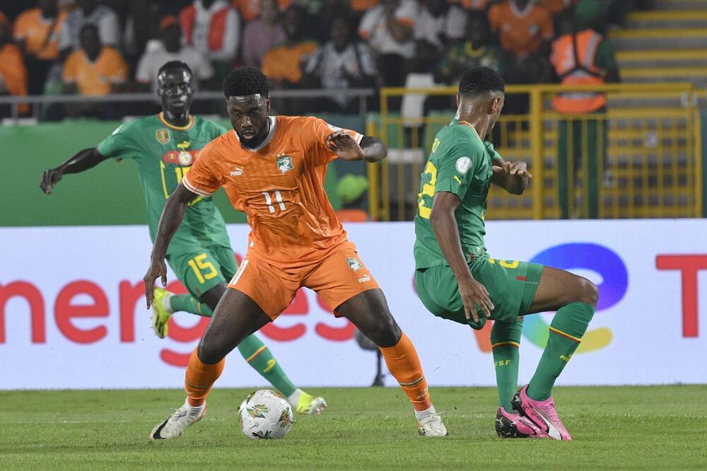 ZVEZDIN FUDBALER DOBIO VILU I 76.000 EVRA: Predsednik se baš otvorio!