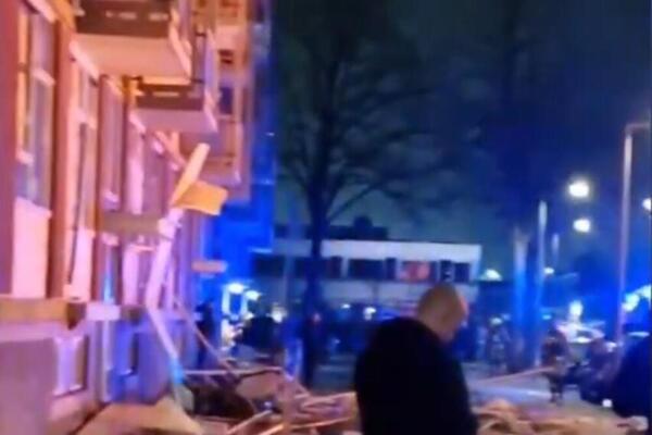 PRVO SE ČULA PUCNJAVA, PA ODJEKNULA DETONACIJA U ROTERDAMU: Bomba izbila automobil iz garaže na ulicu (VIDEO)