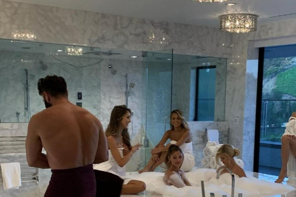 ON ŽIVI SAN SVAKOGA MUŠKARCA: Kontroverzni bogataš otkrio da mu pre nego što umre FALI JOŠ SAMO JEDNA STVAR (FOTO)