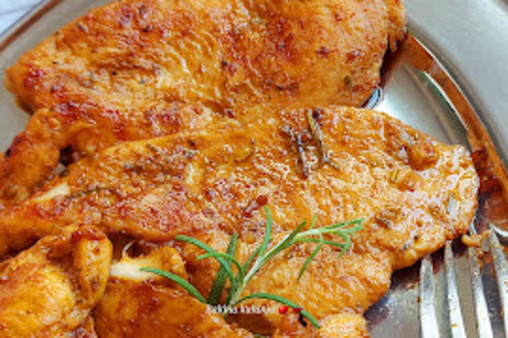 AROMATIZOVANE ŠNICLE PRAVO IZ BAKINE KUHINJE: Za PRŽENJE vam neće trebati tiganj i ulje, uzmite samo OVO (VIDEO)