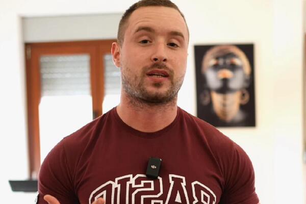 BIVŠI UČESNIK ZADRUGE OTKRIO SVE O NAMIRNICI KOJU MOŽETE DA JEDETE DO BESVESTI: Svi SRBI je TAMANE i imaju KOD KUĆE