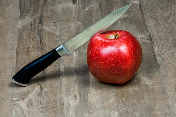 NAOŠTRTITE NOŽEVE SAMI NA JEDNOSTAVAN NAČIN: Neka budu kao novi samo uz pomoć OVOGA!