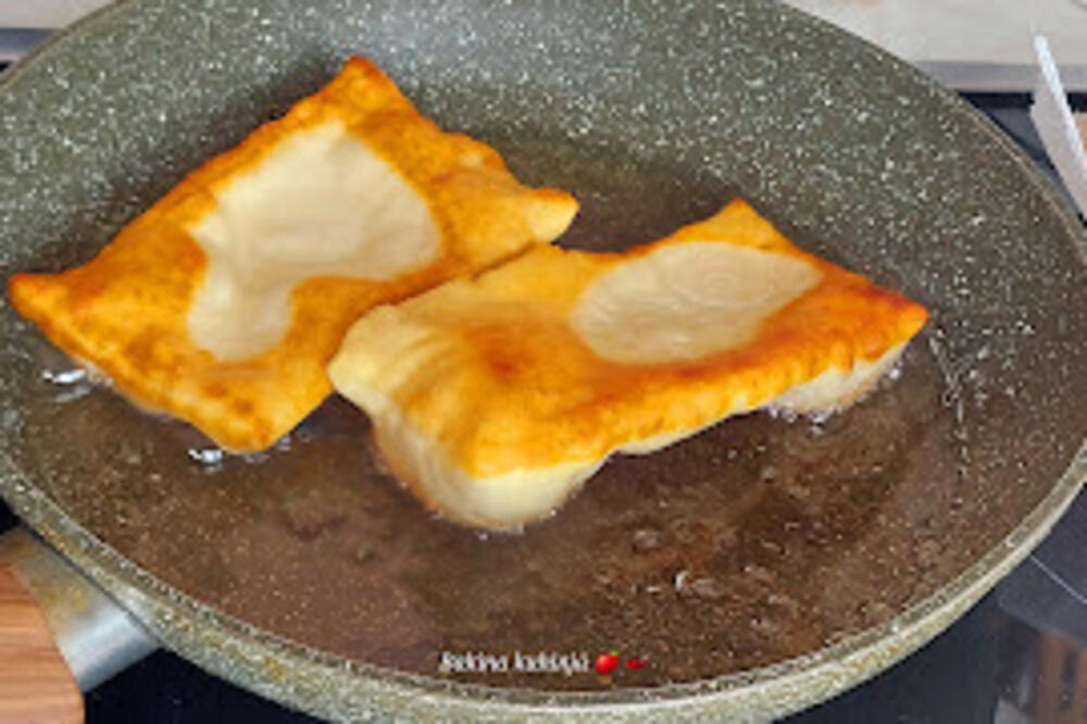 Mekike bez kvasca mekane ko duša: Ne zna se da li su bolje sa slanim ili slatkim namazom, brz i ukusan doručak