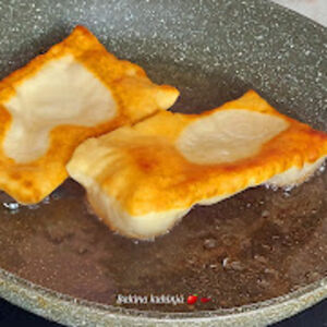 Mekike bez kvasca mekane ko duša: Ne zna se da li su bolje sa slanim ili slatkim namazom, brz i ukusan doručak