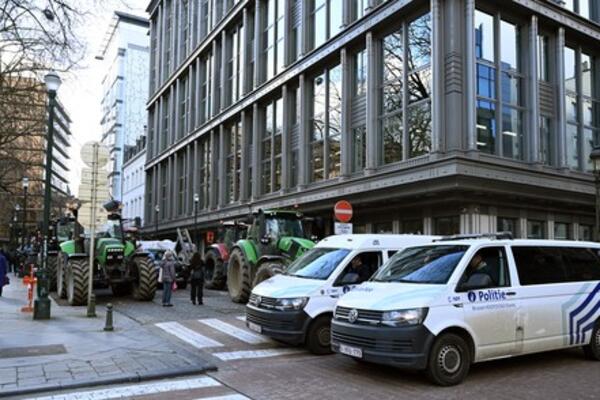 PROTESTI POLJOPRIVREDNIKA POČELI I U BELGIJI: Blokirali centar BRISELA, a planiraju i OVU AKCIJU