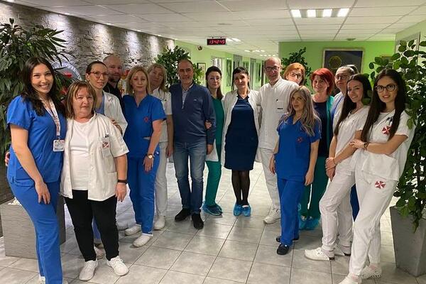 MAJKA DONIRALA BUBREG ĆERKI U NIŠU: Ovo je čist primer BEZUSLOVNE LJUBAVI (FOTO)