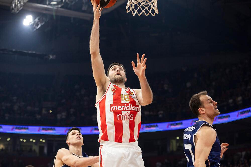 MAJK TOBI SPAKOVAO KOFERE! Menja ga brutalni Amerikanac (FOTO)