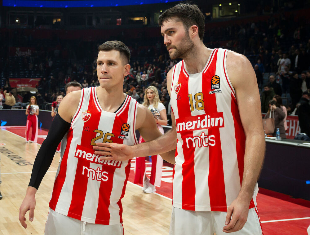 Nemanja Nedović i Majk Tobi posle pobede nad Valensijom