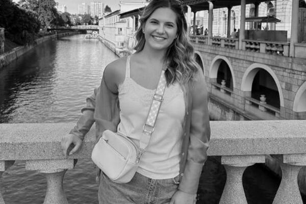 OVO JE DEVOJKA KOJU JE KAMION POKOSIO NA TROTOARU: Stela krenula na KAFU, a onda joj je ŽIVOT TRAGIČNO OKONČAN