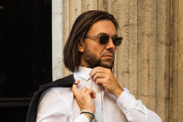 ESPRESO INTERVJU! DIRIGENT, PEVAČ I BEOGRAĐANIN SA DUŠOM: Ko je zapravo Mateja Žikić?