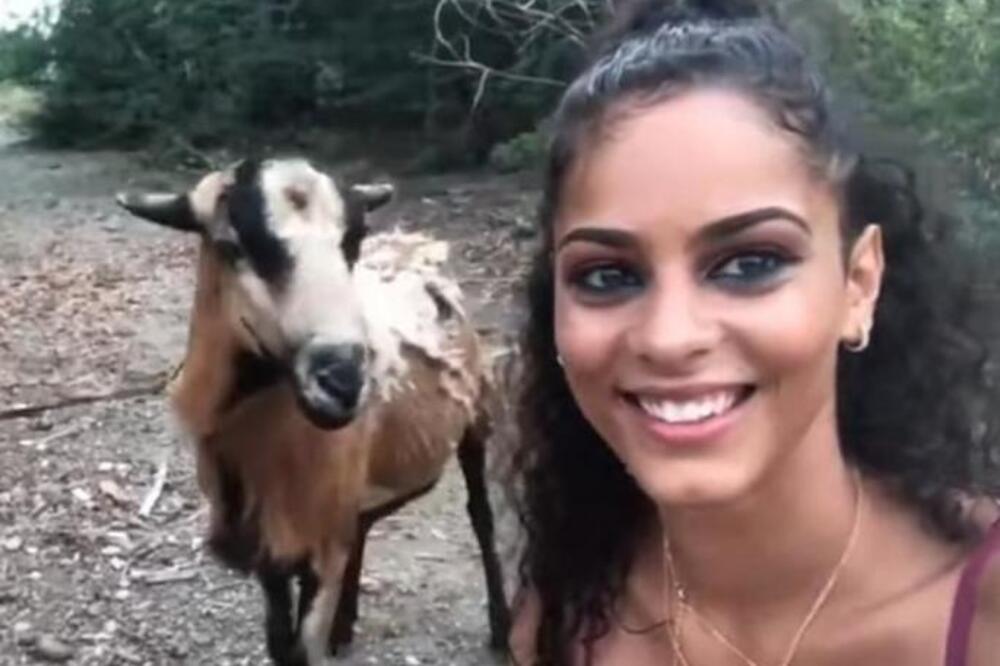 HTELA JE DA NAPRAVI SELFI SA KOZOM, A ONDA, BAAAM: Pamtiće ovo dok je živa, sve je snimljeno