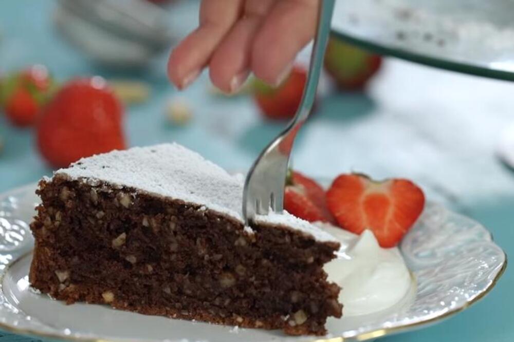 NAJSTARIJI RECEPT ZA ITALIJANSKU ''KAPREZE'' TORTU IZ 1920. GODINE: Od tad se pravi BEZ brašna sve zbog ovog ČOVEKA