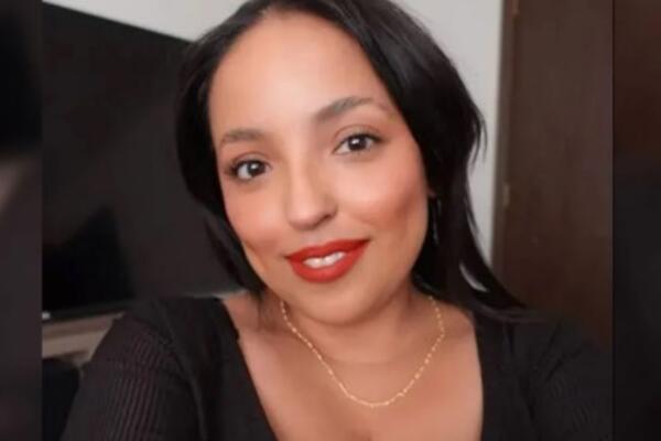 PRIMETILA JE DA JE SVI ČUDNO GLEDAJU NA POSLU: Pogledala se u OGLEDALO i videla BLAM koji će ZAUVEK PAMTITI!