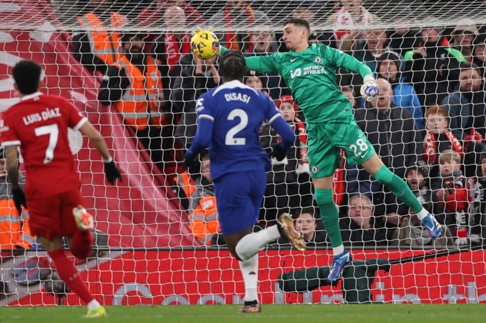 PETROVIĆ PRIMIO ČETIRI GOLA OD LIVERPULA, ALI JE IMAO DEVET ODBRANA! Pobede Sitija i Totenhema (VIDEO/FOTO)