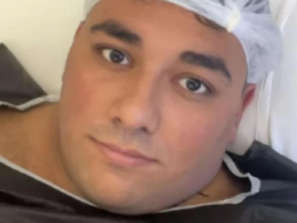 Neca se sinoć nakon operacije oglasio