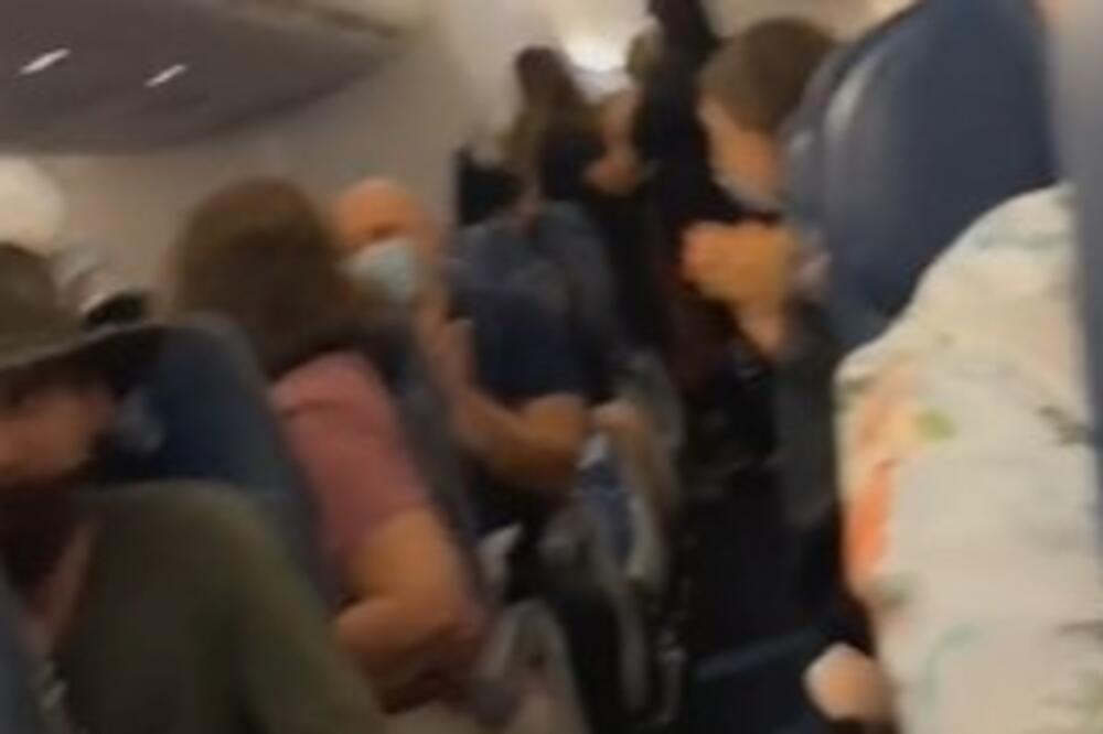 KADA SU TURBULENCIJE U AVIONU OPASNE? Ako osetite OVO dobro se pripazite - u toku LETA MOŽETE OČEKIVATI sledeće...