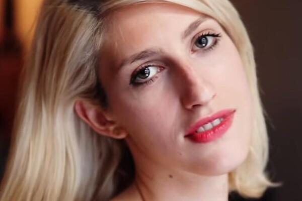 IMALA JE PRVE ODNOSE SA 16 GODINA I PREKO 2000 ODGLUMLJENIH VRHUNACA: Evo zašto je to MORALA da radi baš sa SVAKIM