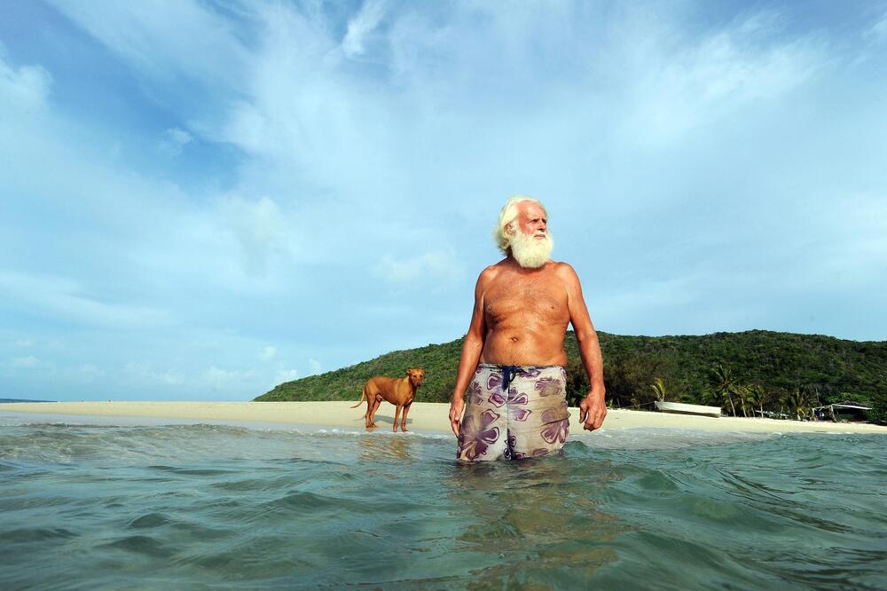 DAVID PREKO 20 GODINA ŽIVI NA PUSTOM OSTRVU, A NJEGOVE REČI MORATE DA ČUJETE: Nekada bio MULTIMILIONER, a onda...