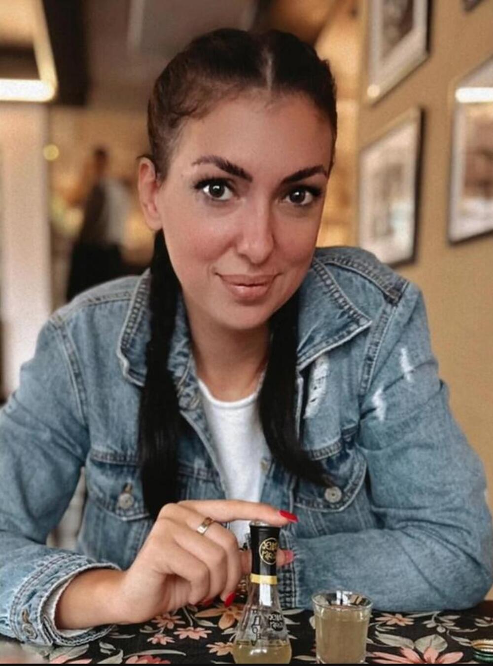 SANDRA SE IZ BEOGRADA PRESELILA NA KORZIKU: Tamo je upoznala NATO pilota koji je bombardovao Srbiju, a on joj je...
