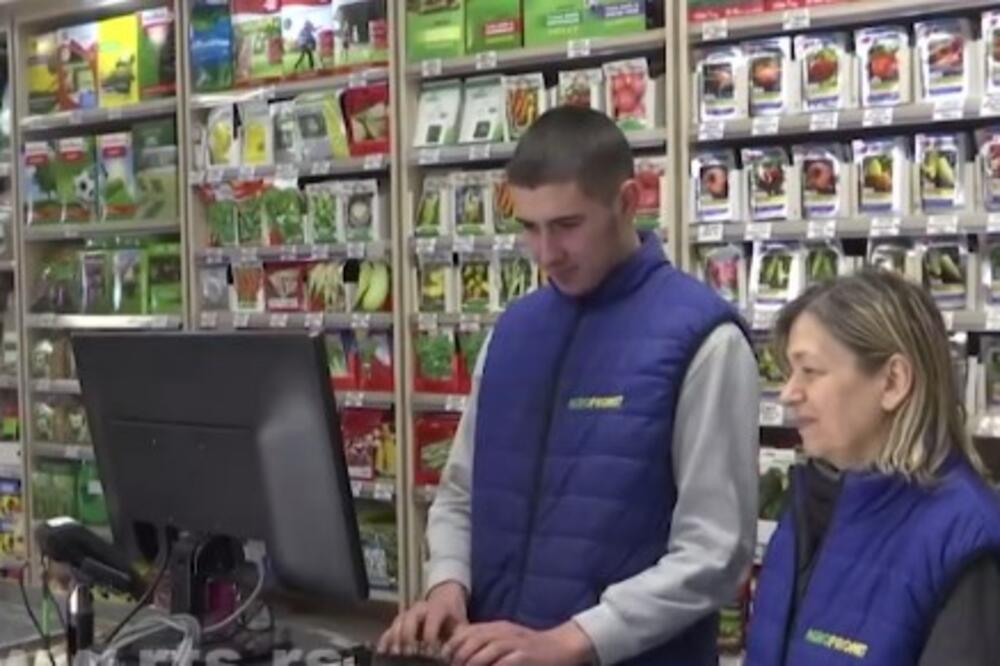 "DETINJSTVO MI JE BILO SLIČNO KAO NIKOLINO": Užička preduzetnica Nada uradila NEVEROVATNU STVAR za svog RADNIKA