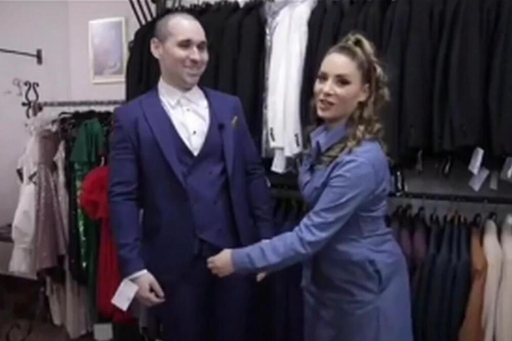 NEPRIJATNO DO BOLA! UDATA VODITELJKA DODIRIVALA TAKMIČARU INTIMNU REGIJU: Bez cenzure PROGRAM se emitovao