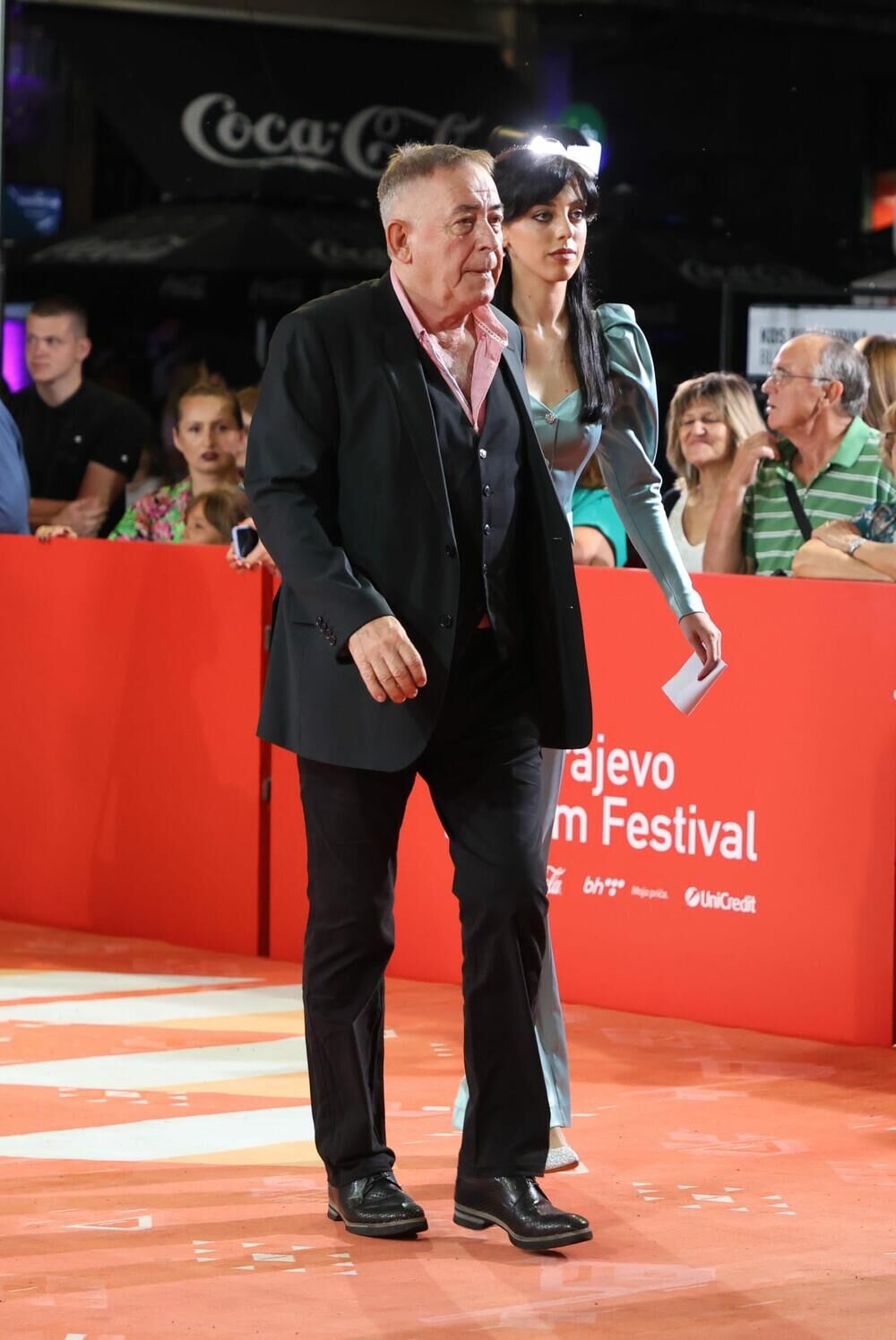 Mima Karadžić šeta 35 godina mlađu, Natašu