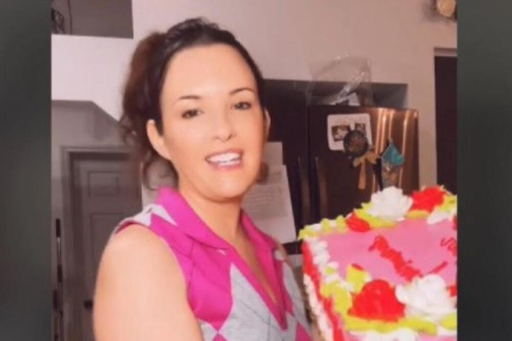 SVI GLEDAJU ŠTA JE URADILA OVA ŽENA I NE VERUJU SVOJIM OČIMA! Uzela je TORTU i iste SEKUNDE KRENULA da... (VIDEO)