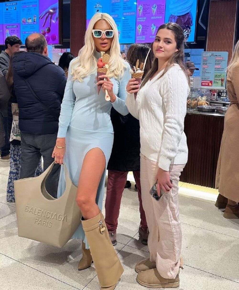 Mnogi komentarišu da Nika liči na Divnu Karleušu