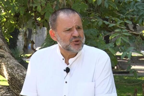 TOMISLAVU JE PLATA OD 3 HILJADE EVRA MALA, ON BI TRI PUTA VEĆU: Ovaj doktor razbesneo je ceo Balkan