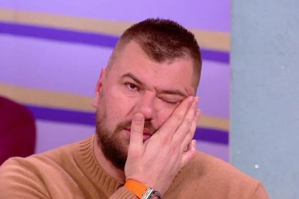 JANJUŠ NIJE MOGAO DA ZAUSTAVI SUZE ZBOG BRATA MIHAILA: Otkrio šta bi ga pitao DA MOŽE, pa spomenuo RODITELJE