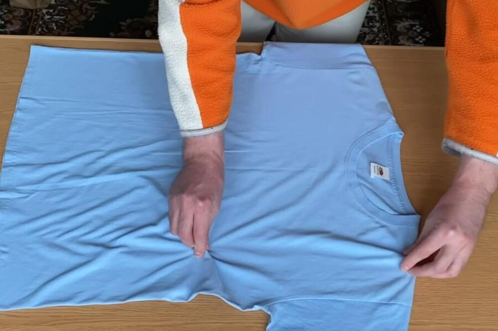 EVO KAKO ĆETE NAJBRŽE SLOŽITI MAJICE ZA SAMO 2 SEKUNDE: Ovu caku svaka domaćica mora da zna - uredno i lako (VIDEO)