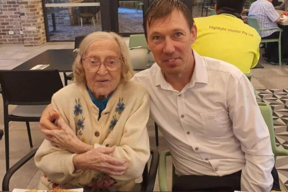 ONA MU NIJE NI BABA NI PRABABA, TO MU JE DEVOJKA: Ima 103 godine, ali to NIJE JEDINA GADOST koja će vas ŠOKIRATI