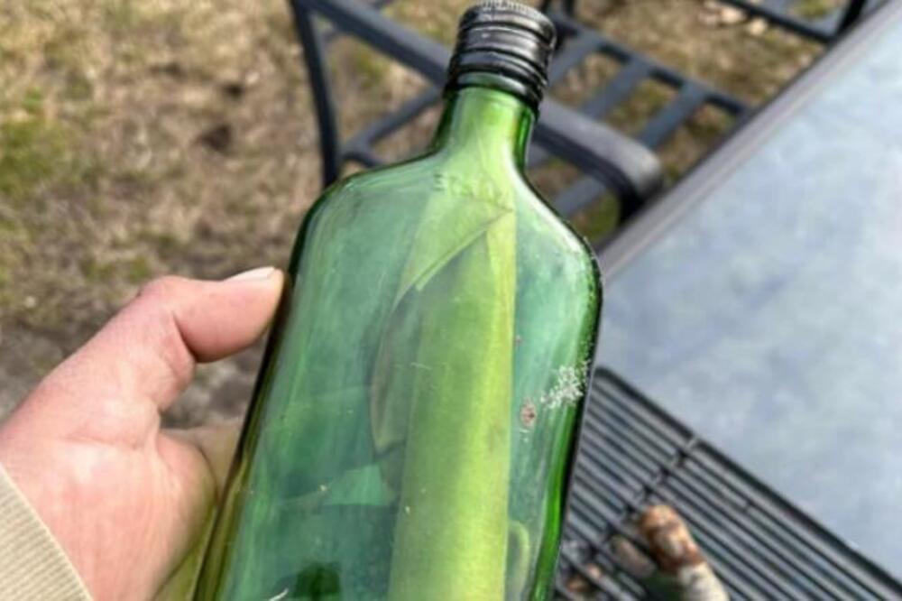 ČOVEK PRONAŠAO TAJNU PORUKU U BOCI IZ 1992. GODINE: Čim je pročitao NAJEŽIO se do koske, MISTERIJA otkrivena (FOTO)