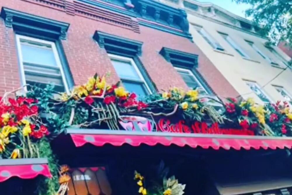 SRBI OTVORILI KAFIĆ U NJUJORKU: Amerikanci poludeli za uštipcima i TURSKOM KAFOM, ačekajte da čujete ovo! (FOTO)