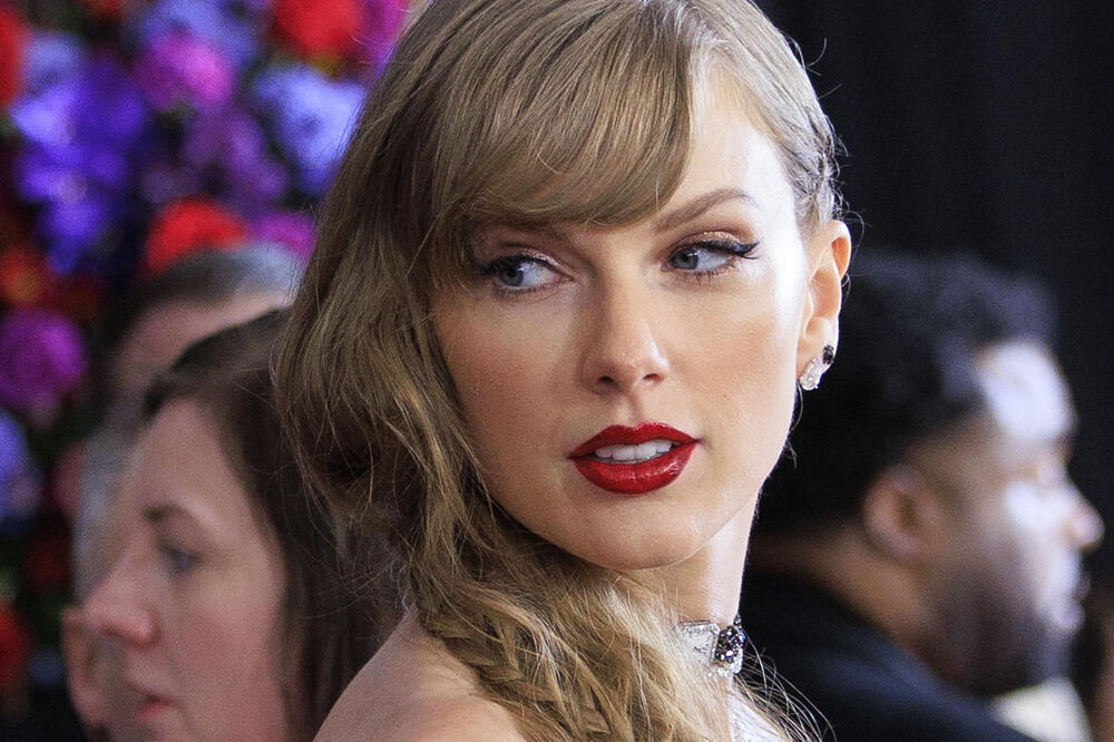 PEVAČICA PRIZNALA NEŠTO O ČEMU JE DUGO ĆUTALA! DVE GODINE JE TO ČUVALA U SEBI: Ohrabrila se i PODELILA sa svima