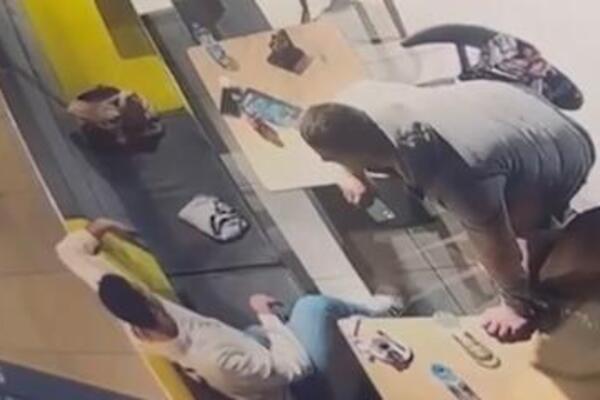 POGLEDAJTE KAKO JE NAPADNUT NEMANJA BJELICA: Nasilnik mu se unosio u facu, vređao ga - košarkaš ostao miran! VIDEO