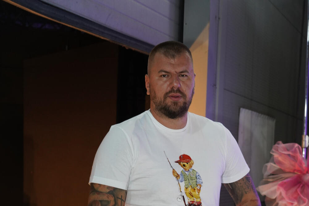 PRIJATELJ JANJUŠU POKUŠAO DA DA SAVET, A ON SA NJIM ZARATIO ZBOG ANELI: Otkrio DETALJE RAZGOVORA, pale i PSOVKE