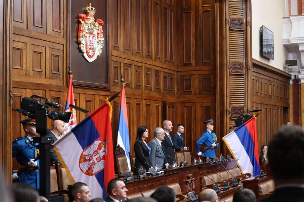 Nastavak sednice Skupštine Srbije: Samo dva poslanika opozicije prisutno, usvajaju se preostali zakoni