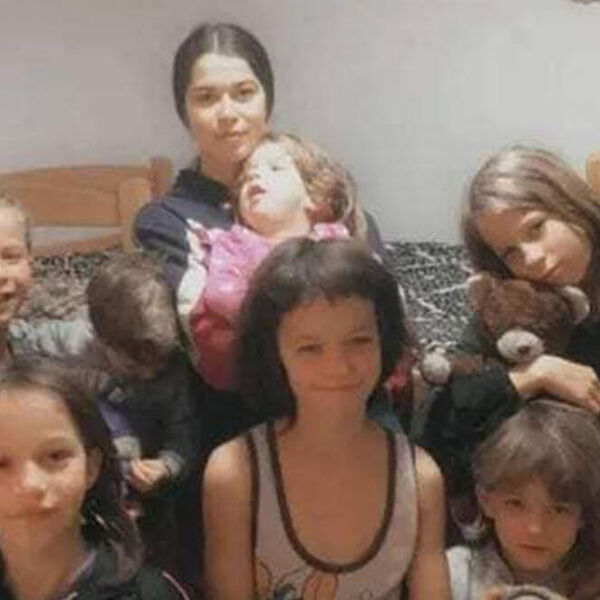 PORODICA STOJANOVIĆ IMA NAJTUŽNIJU SUDBINU: Majka se preudala i OSTAVILA SEDMORO DECE S BOLESNIM OCEM