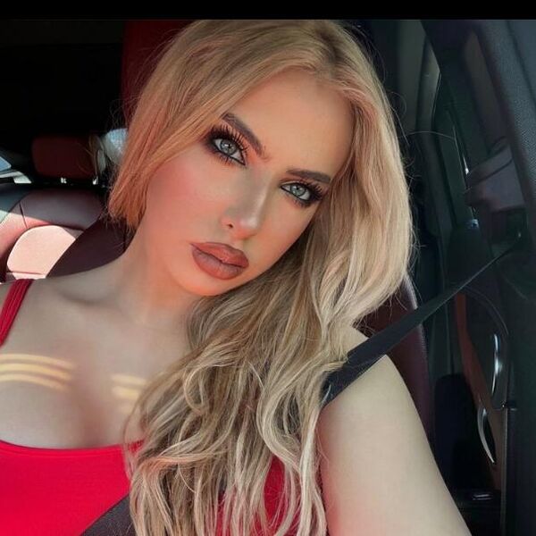 ODAO JE LAMBORGINI! Fatalna zvezdašica SMUVALA švajcarskog milionera - njegov gest je pravi dokaz ljubavi! FOTO