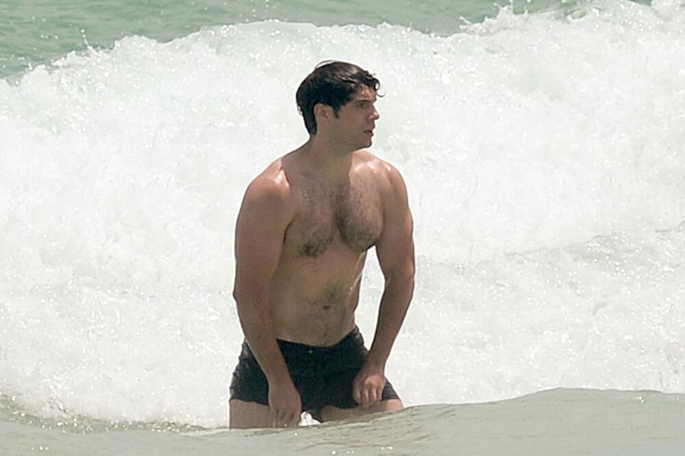 "NISAM PEREMESTIO SVOJU STVAR" Miljenik žena se našao u KRITIČNOJ SITUACIJI kada je ova devojka BILA NA NJEMU, ŠOK