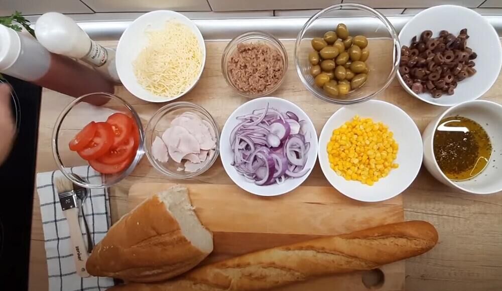 Ovako izgledaju naši sastojci sa dve vrste brusketa