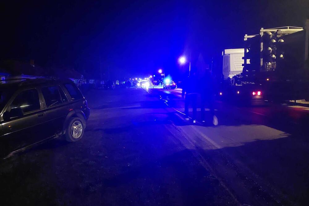 TEŠKA SAOBRAĆAJKA U ŽELEZNIKU: Povređen muškarac, trenutno na REANIMACIJI